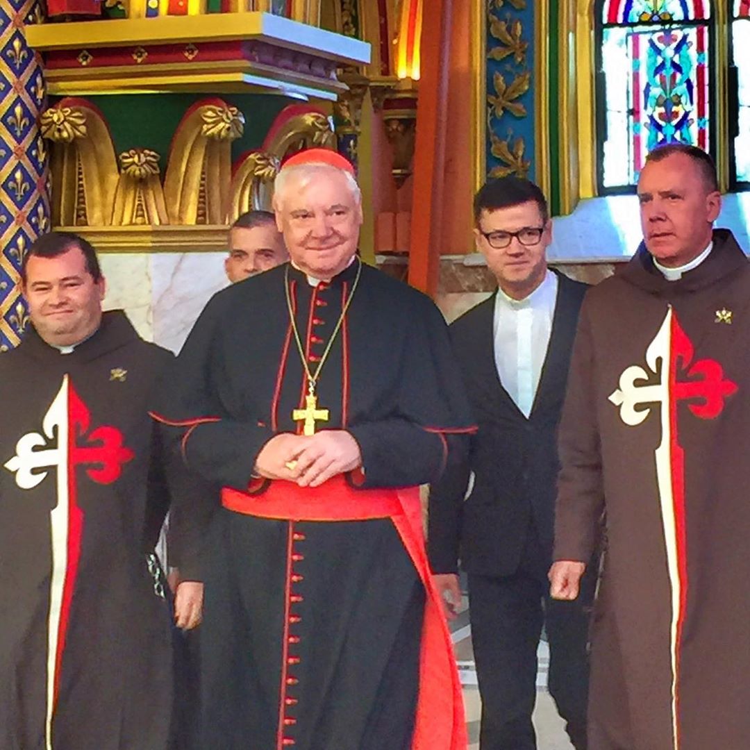 O Cardeal Gerhard Ludwig Müller celebra na basílica dos ...