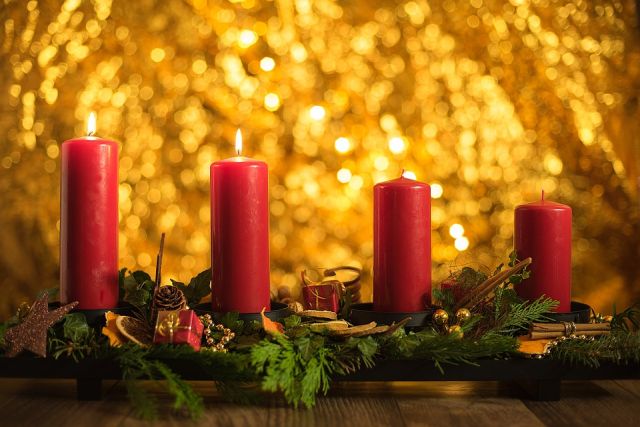Advento! O Natal se aproxima é o maior acontecimento da História: o Verbo se fez carne e habitou entre nós. Esperemos Jesus que vem no Natal e que vem no final dos tempos.