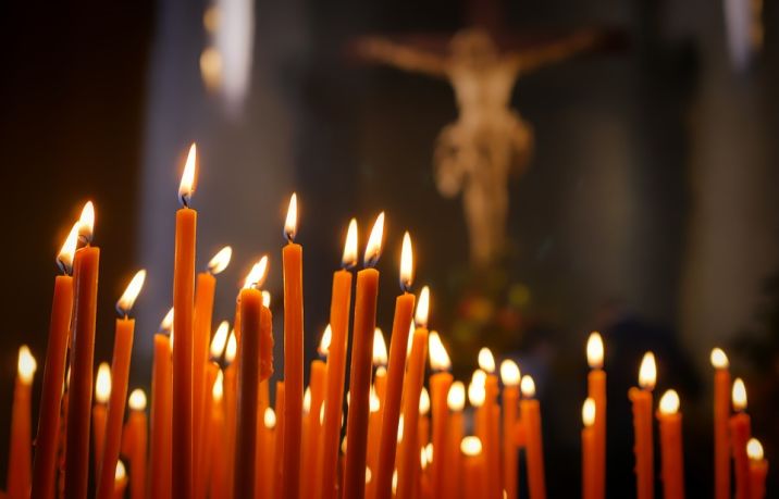 Que na Ascensão do Senhor, em todas as catedrais das dioceses e nas diferentes paróquias do país sejam celebradas Missas em sufrágio das almas das vítimas da covid-19.