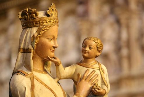 Mãe de Misericórdia”, “Mãe da Esperança”, “Consolo dos migrantes” são as três novas invocações colocadas pelo Papa na Ladainha Lauretana.