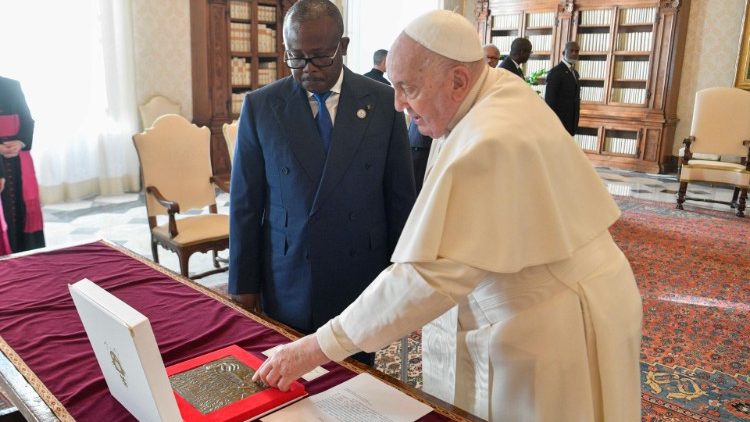 Presidente da Guine Bissau e recebido pelo Papa no Vaticano 4