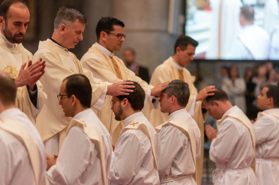 Legionarios de Cristo celebram a ordenacao de 20 novos sacerdotes 2