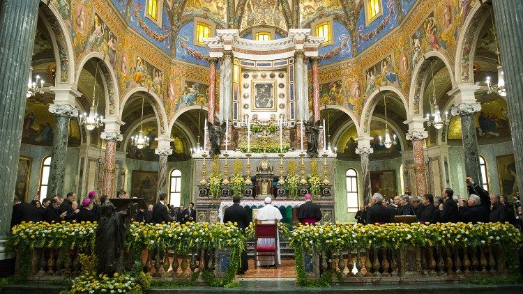 Papa Francisco exorta fieis para que redescubram a beleza do Santo Rosario 1