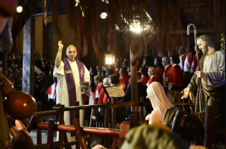 Santuario Nacional de Aparecida inaugura Presepio e iluminacao de Natal 4