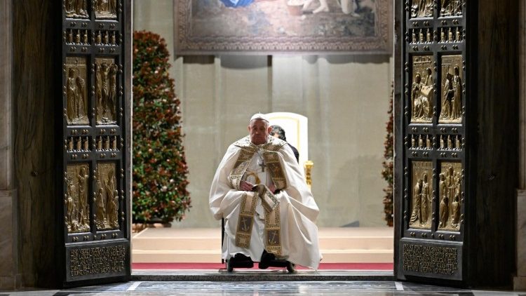 Jubileu 2025 e iniciado com abertura da Porta Santa na Basilica de Sao Pedro 2