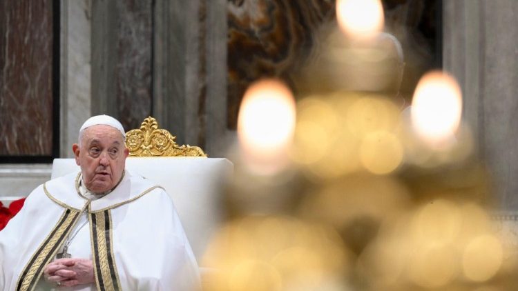 O amor e a unica luz que pode indicar o caminho da salvacao assegura Papa Francisco 3