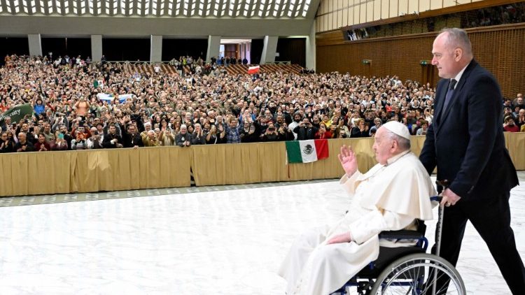 Papa exorta fieis para que cultivem o silencio que escuta e obedece a Palavra de Deus 4