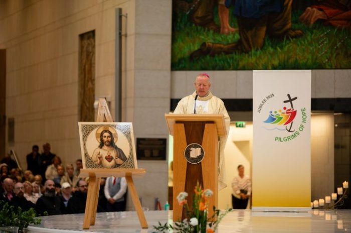 Irlanda renova sua consagração ao Sagrado Coração de Jesus 2 Irlanda renova sua consagracao ao Sagrado Coracao de Jesus 4