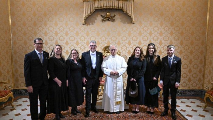 Papa recebe embaixadores da Australia e da Republica Dominicana junto a Santa Se 2