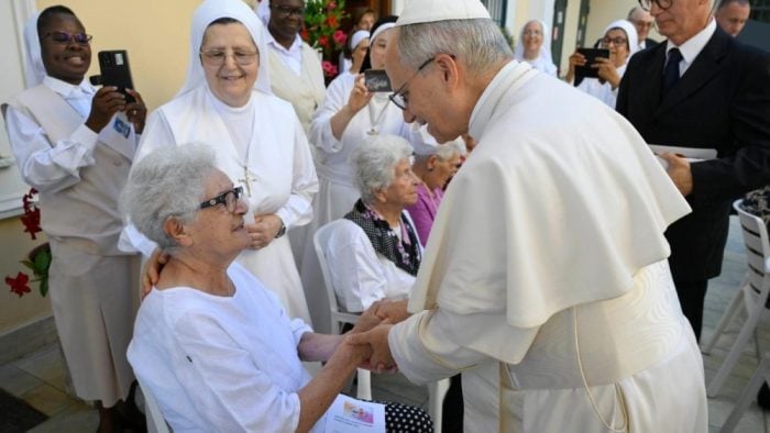 Papa Leao XIV visita lar para idosas em Castel Gandolfo 1