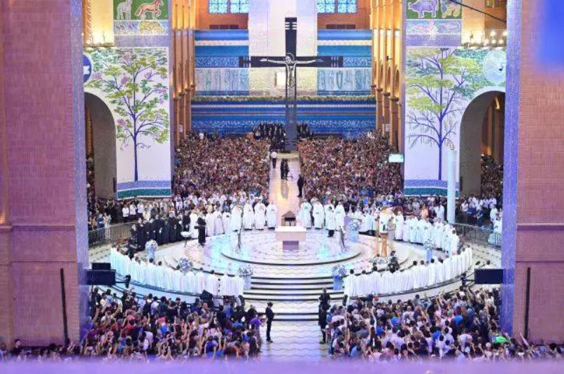 Santuário Nacional de Aparecida recebe quase meio milhão de devotos durante festa da Padroeira 2 Santuario Nacional de Aparecida recebe quase meio milhao de devotos durante festa da Padroeira 1