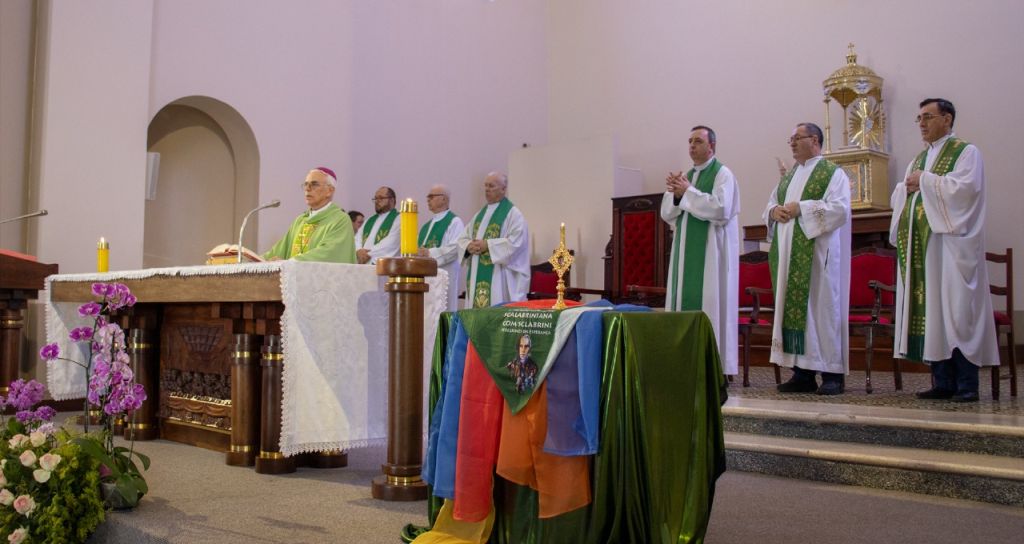 Relíquia de São João Batista Scalabrini é entronizada no Santuário de Caravaggio 4 Reliquia de Sao Joao Batista Scalabrini e entronizada no Santuario de Caravaggio 4