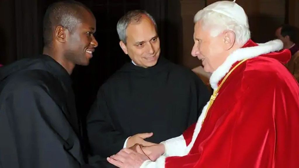 Sacerdote agostiniano e nomeado vice regente da Casa Pontificia 1